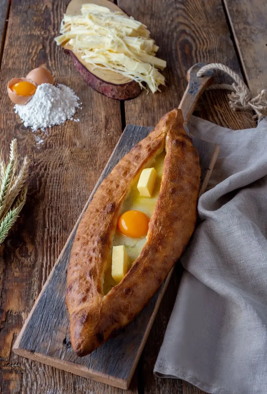 Peynirli açık pide